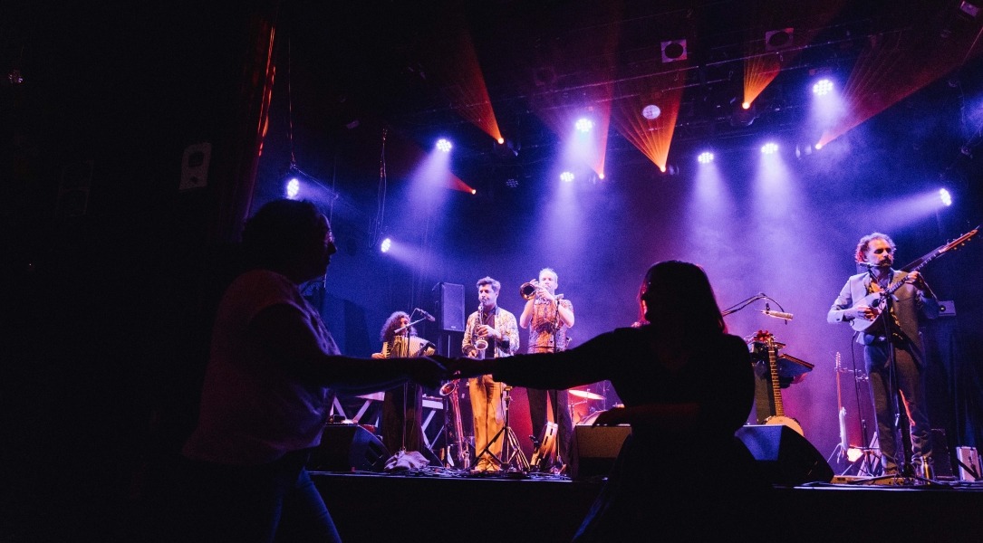 La Coopérative de Mai, Radio Tutti & Barilla Sisters, Le Bal Barré